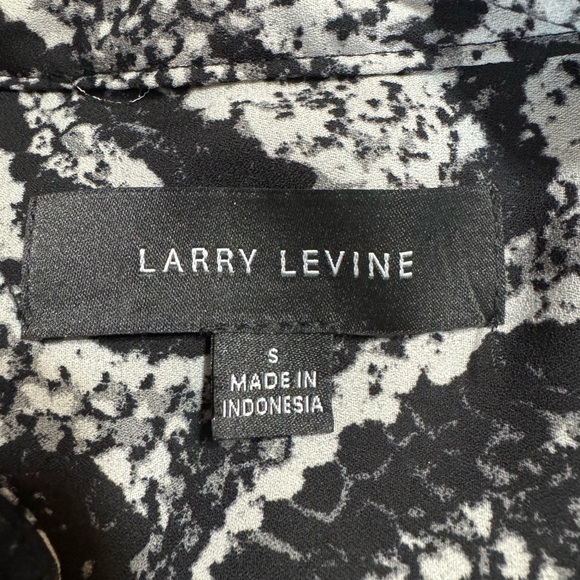❤️LARRY LEVINE SNAKESKIN PRINT BLOUSE   SMALL   #E - Picture 11 of 11